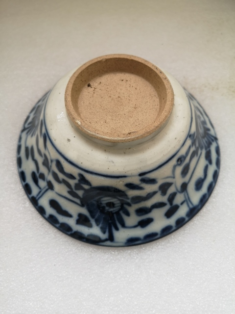 古玩陶瓷清中期花卉紋青花碗拍賣,當前價格680元