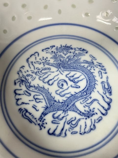 古玩陶瓷青花龍紋玲瓏瓷碗拍賣，當前價格160元