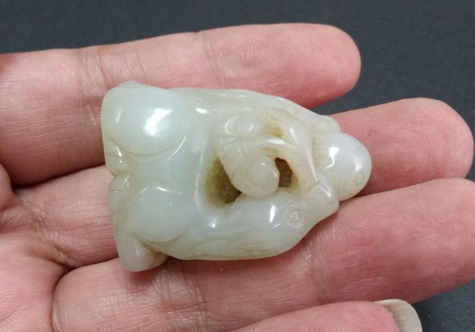 古玩玉器和田玉雕“洋洋得意”把件拍賣,當前價格480元