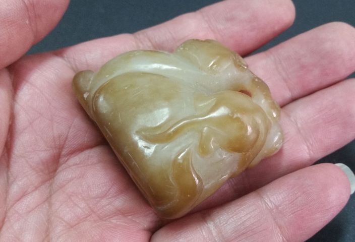古玩玉器和田玉雕“瑞獸”把件拍賣，當(dāng)前價格680元