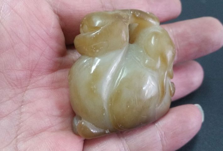古玩玉器和田玉雕“瑞獸”把件拍賣，當(dāng)前價格680元