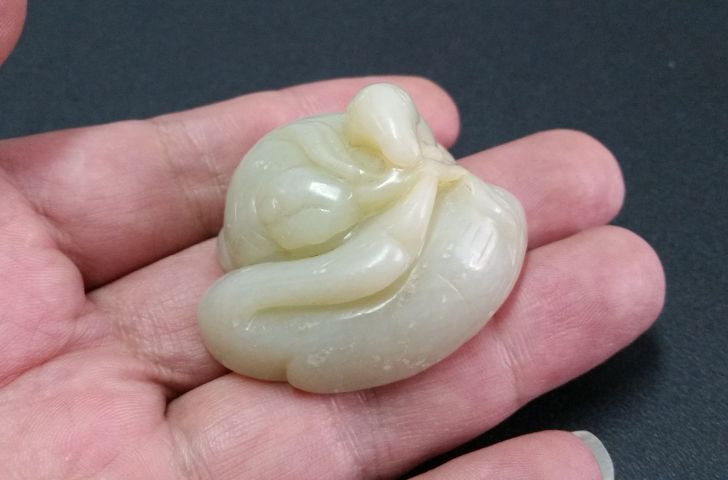 古玩玉器和田玉雕“鵝如意”把件拍賣，當前價格528元