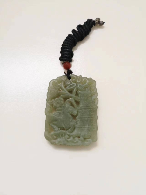 古玩玉器和田玉雕“青梅竹馬”掛件拍賣,當前價格350元