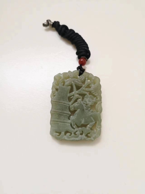 古玩玉器和田玉雕“青梅竹馬”掛件拍賣,當前價格350元
