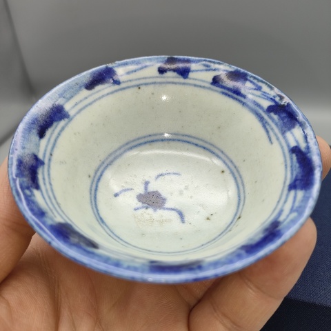 古玩陶瓷清中晚,己保真青花淡描花卉斗笠碗399拍賣,當前價格399元