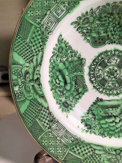 古玩陶瓷晚清民國 精品綠彩花蝶紋盤拍賣，當前價格900元