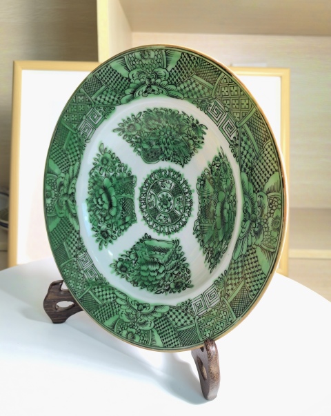 古玩陶瓷晚清民國 精品綠彩花蝶紋盤拍賣，當前價格900元