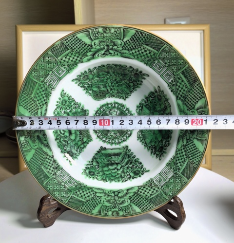 古玩陶瓷晚清民國 精品綠彩花蝶紋盤拍賣，當前價格900元