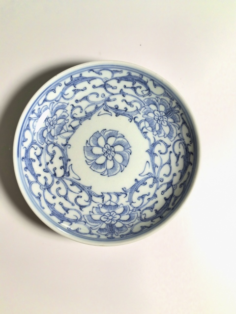 古玩陶瓷清嘉慶 極品青花淡描纏枝蓮紋盤拍賣，當前價格1300元