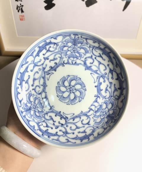 古玩陶瓷清嘉慶 極品青花淡描纏枝蓮紋盤拍賣，當前價格1300元