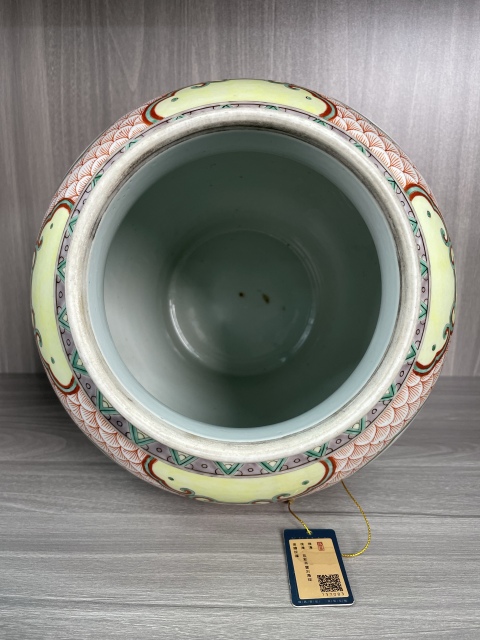 古玩陶瓷清咸豐 特大號五彩開窗劉海戲金蟾紋罐拍賣,當前價格18000元