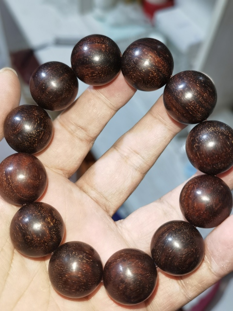 古玩雜項(xiàng)小葉紫檀手串拍賣,當(dāng)前價(jià)格400元