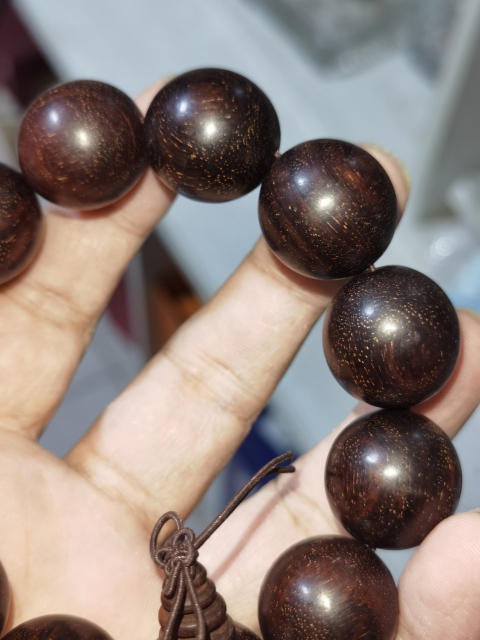 古玩雜項(xiàng)小葉紫檀手串拍賣,當(dāng)前價(jià)格400元
