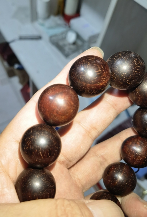 古玩雜項(xiàng)小葉紫檀手串拍賣,當(dāng)前價(jià)格400元