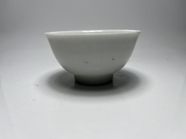 古玩陶瓷（通透極美）甜白釉壓手杯拍賣，當前價格1888元