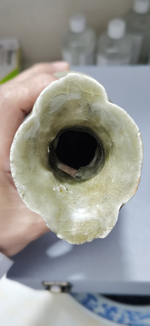 古玩陶瓷龍泉青釉模印雙耳瓶拍賣，當前價格12888元