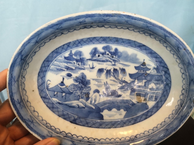 古玩陶瓷清乾隆.青花亭臺樓閣山水紋盤拍賣，當前價格880元