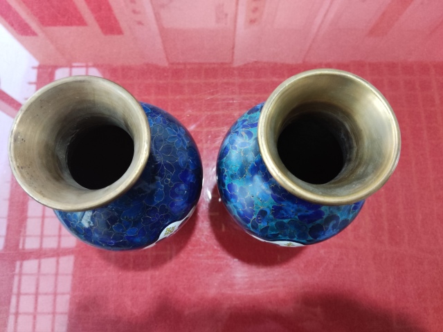 古玩雜項景泰藍掐絲琺瑯銅瓶一對拍賣，當(dāng)前價格688元