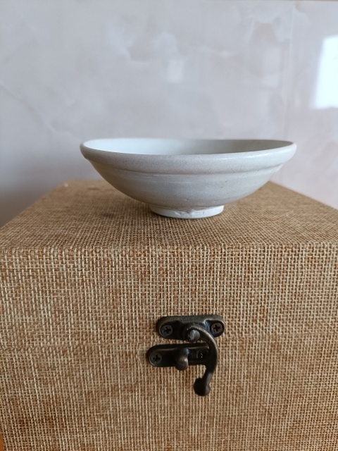 古玩陶瓷五代十國邢窯白瓷唇口盞拍賣，當前價格6800元