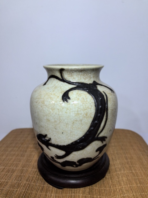 古玩陶瓷清中期哥釉***龍銜靈芝太白尊拍賣,當前價格8500元