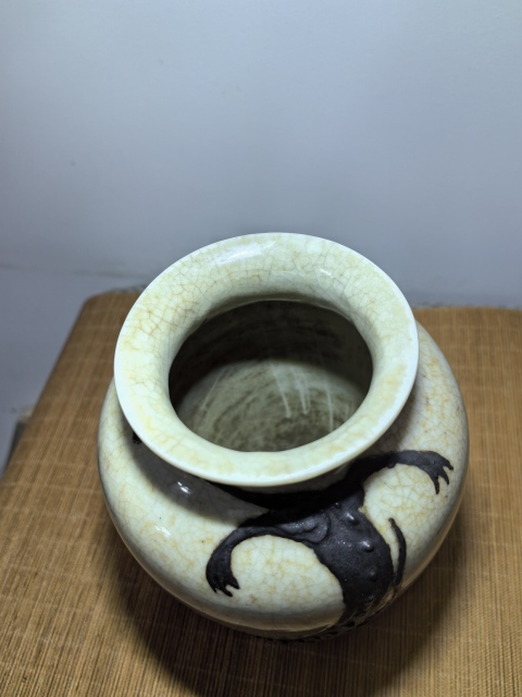 古玩陶瓷清中期哥釉***龍銜靈芝太白尊拍賣,當前價格8500元