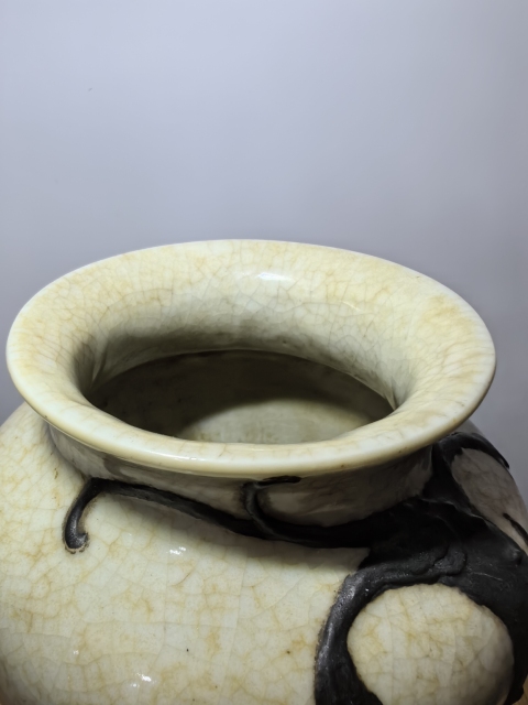 古玩陶瓷清中期哥釉***龍銜靈芝太白尊拍賣,當前價格8500元