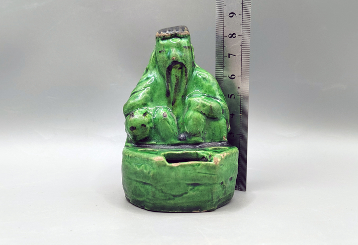古玩陶瓷清代綠釉“純陽子呂洞賓醉酒” 人物水盂拍賣，當前價格1680元