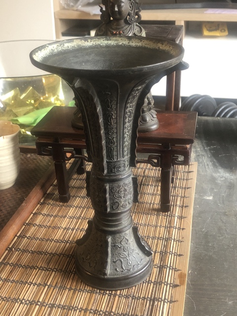 古玩銅器清代·銅出戟花觚拍賣,當(dāng)前價(jià)格6000元