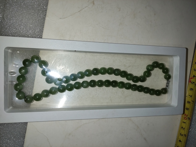 古玩玉器碧玉項(xiàng)鏈拍賣,當(dāng)前價(jià)格988元