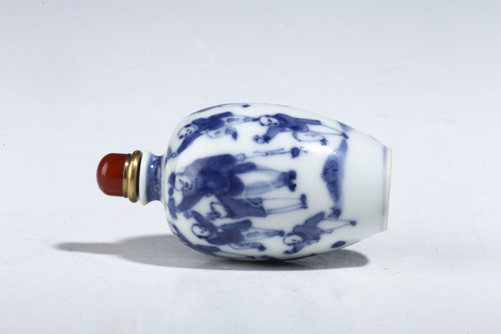 域鉴古玩】清晚·“大清雍正年制”青花婴戏纹鼻烟壶拍卖价格/图片
