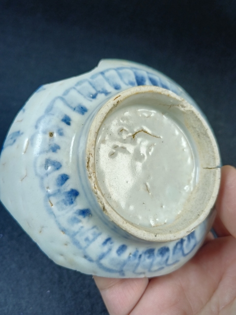 古玩陶瓷明中期成化至弘治青花碗標(biāo)本景德鎮(zhèn)窯口（年份好）拍賣，當(dāng)前價(jià)格55元