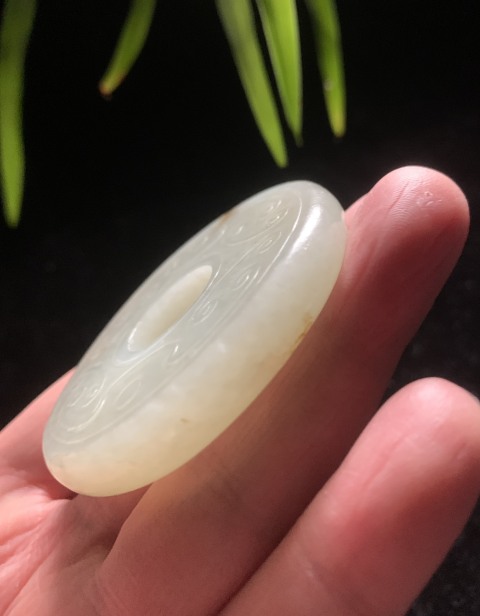 古玩玉器清中期和田玉雕“卷云紋壁”拍賣,當(dāng)前價(jià)格15000元