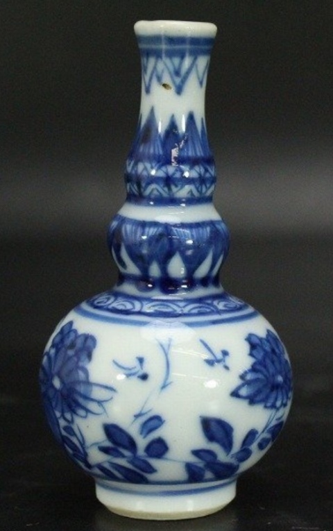 古玩陶瓷康熙青花花卉葫蘆瓶拍賣，當(dāng)前價(jià)格2000元