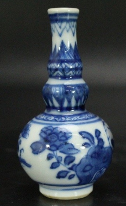 古玩陶瓷康熙青花花卉葫蘆瓶拍賣，當(dāng)前價(jià)格2000元