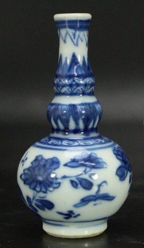 古玩陶瓷康熙青花花卉葫蘆瓶拍賣，當(dāng)前價(jià)格2000元