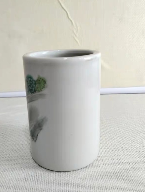 古玩陶瓷粉彩童子圖筆筒拍賣,當(dāng)前價(jià)格350元