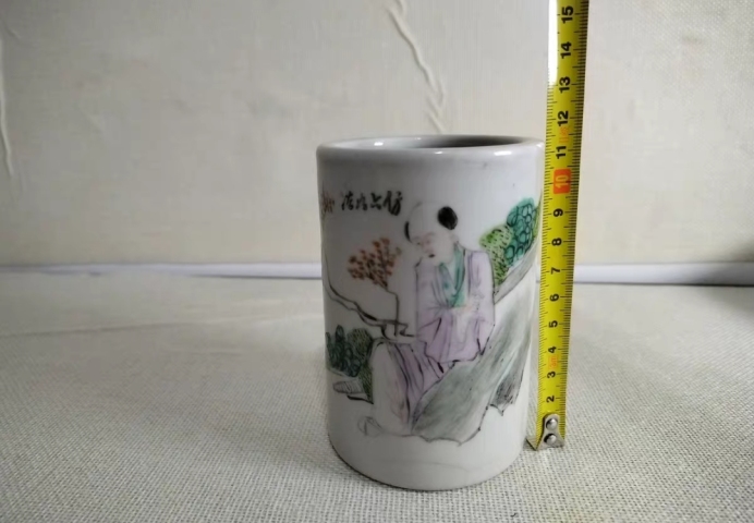 古玩陶瓷粉彩童子圖筆筒拍賣,當(dāng)前價(jià)格350元
