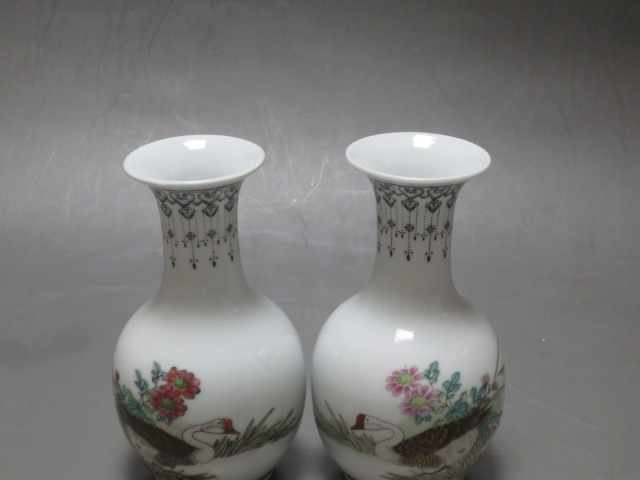 古玩陶瓷蘆燕紋賞瓶一對(duì)拍賣，當(dāng)前價(jià)格688元