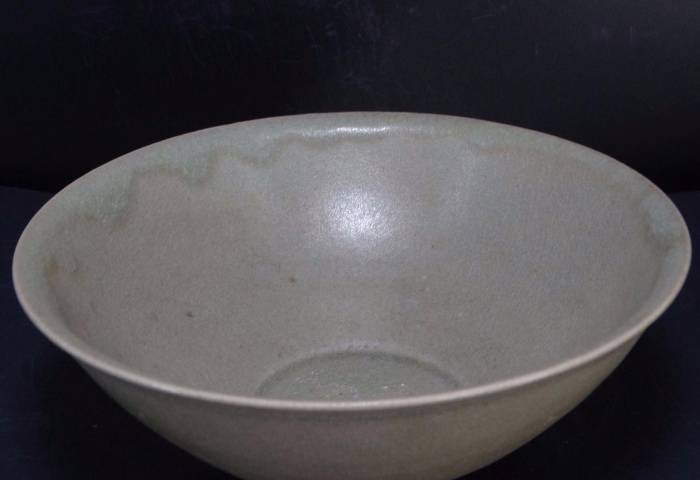 古玩陶瓷龍泉青瓷撇口碗拍賣，當(dāng)前價(jià)格3500元