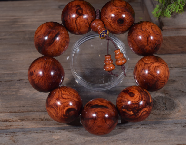 古玩雜項(xiàng)黃花梨手串拍賣,當(dāng)前價(jià)格1500元