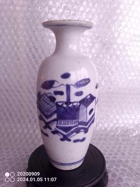 古玩陶瓷清乾隆青花博古紋賞瓶拍賣,當前價格1688元