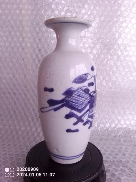古玩陶瓷清乾隆青花博古紋賞瓶拍賣,當前價格1688元