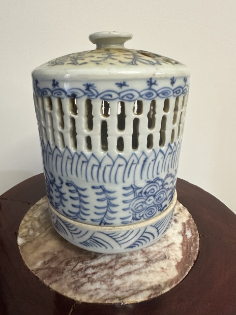 古玩陶瓷清中晚期·青花淡描花卉紋香薰拍賣，當前價格2000元