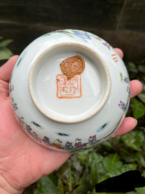 古玩陶瓷晚清粉彩百子鬧春圖墩式碗拍賣，當前價格5000元
