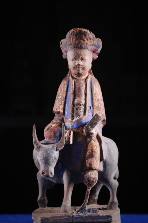 古玩雜項清乾隆“持經(jīng)觀音歷游”精品木雕造像拍賣，當(dāng)前價格5800元