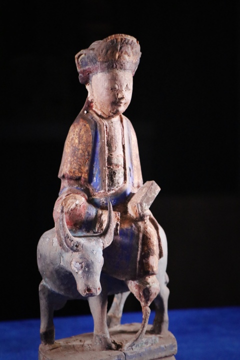 古玩雜項清乾隆“持經(jīng)觀音歷游”精品木雕造像拍賣，當(dāng)前價格5800元