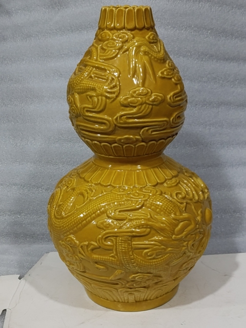 黃釉葫蘆瓷瓶拍賣，當前價格388元