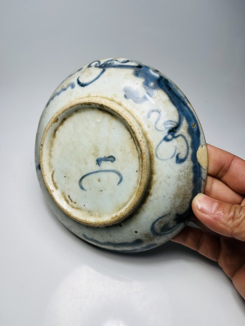 古玩陶瓷〈清中期〉青花過墻龍紋盤拍賣,當前價格0元