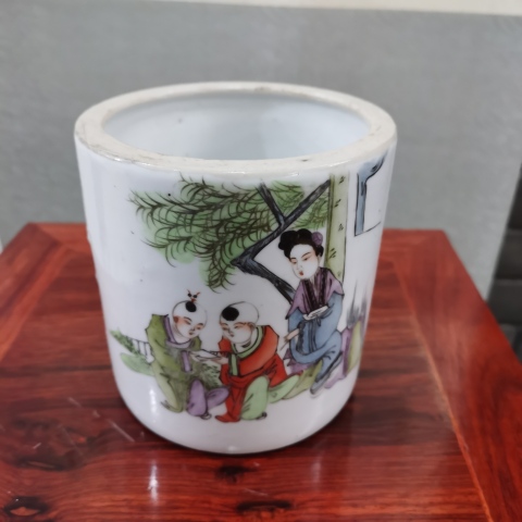 古玩陶瓷民國時期粉彩教子圖人物紋壺改裝筆筒拍賣,當(dāng)前價格860元