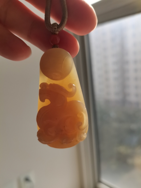 古玩玉器新疆和田玉雕“引龍進(jìn)寶”掛墜拍賣,當(dāng)前價(jià)格998元